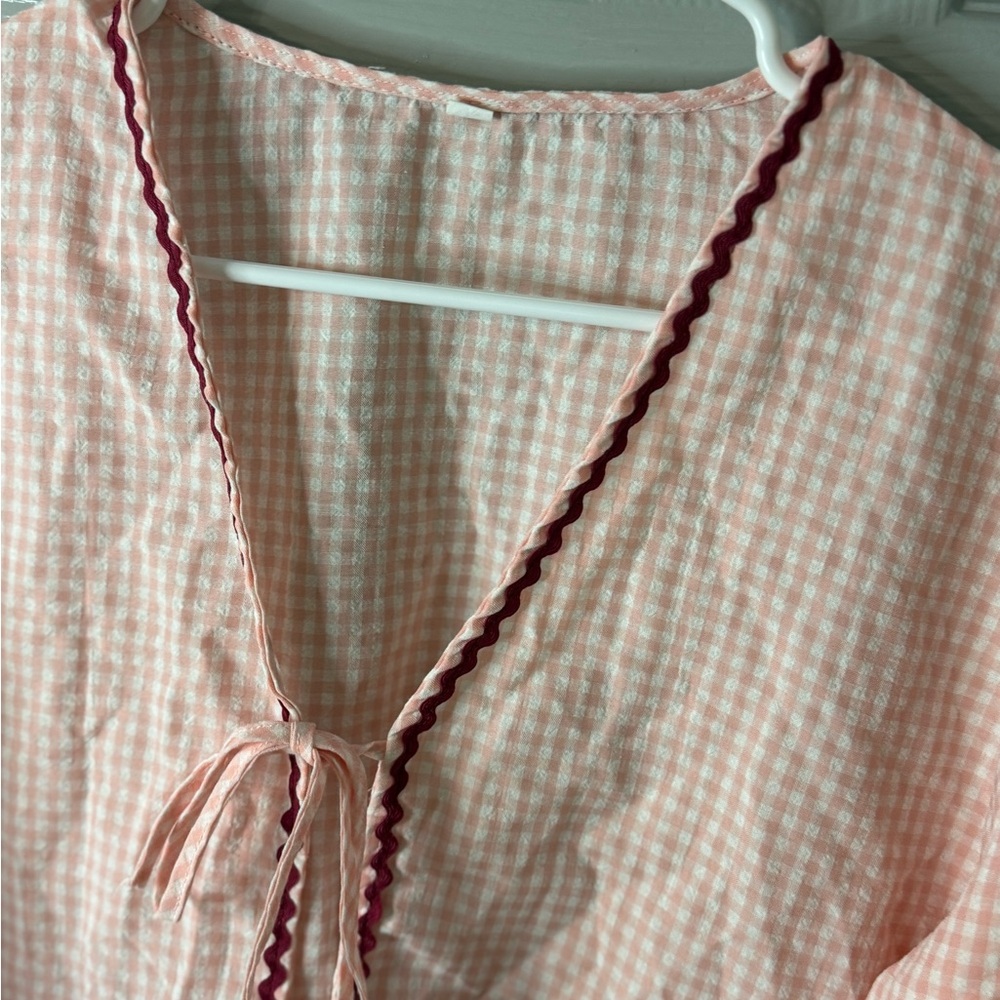 Woman’s Pink Tie Front |Puff long sleeve | Casual Shirt | Heart Pockets| Medium - Picture 9 of 10